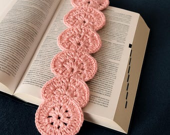 Scalloped Wheel Crochet Bookmark Pattern | Easy Digital Download, Lace Motif Crochet, DIY Gift, Beginner-Friendly