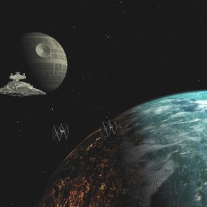 Puede incluir: Una ilustración digital de una nave espacial gris triangular y una estación espacial esférica con un disco circular cerca de un gran planeta con océanos azules y masas terrestres iluminadas, con dos cazas estelares en el espacio oscuro.