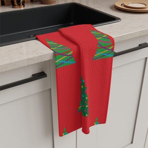 Świąteczny ręcznik kuchenny, czerwony, udekorowane drzewa, gospodyni, prezent do domu, nowoczesny design, sekretny Mikołaj, dekoracje świąteczne, biały słoń, wózek barowy