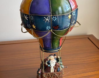 Santa Christmas Hot Air Balloon Music Box – 14” Metal & Ceramic Holiday Decor – Vintage Style Musical Decoration