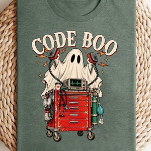 Enfermera de Code Boo Crew PNG, diseño divertido de camiseta de enfermera fantasma para Halloween, sublimación de enfermera espeluznante, descarga digital de enfermera para Halloween