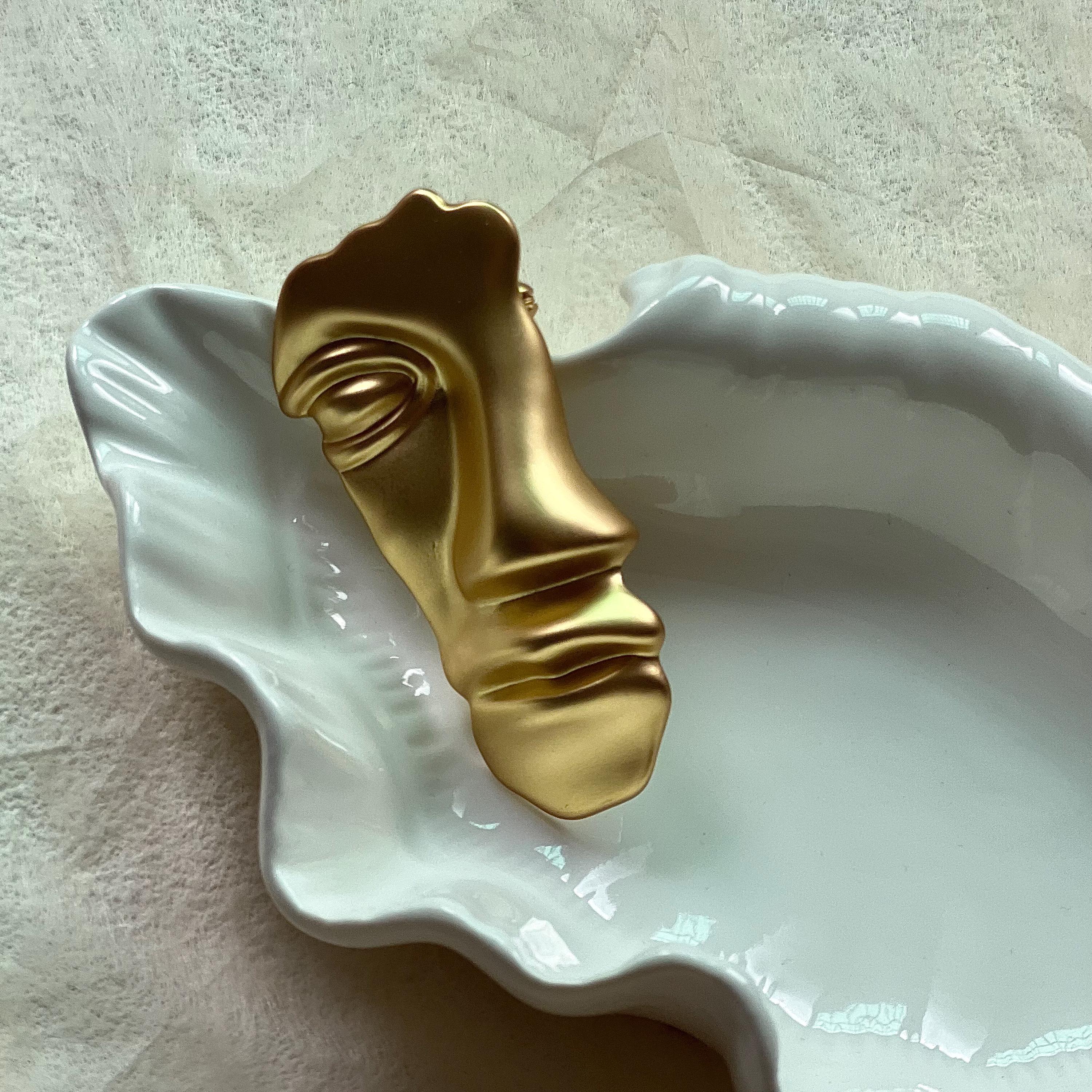 Schiaparelli brooch - Etsy 日本