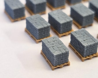 15x gestapelde muurstenen op pallets N: miniatuurmodel: schaal 1:160