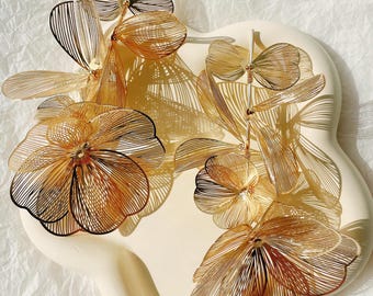 Gold Floral Statement Ohrringe: Leichte Legierung, Sommer Hochzeit Schmuck, Weihnachtsgeschenk für Sie