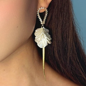 Pearl Petal Drop Earrings – Sea Shell Pearl Dangle Earrings for Summer or Beach Weddings, Elegant Statement Gift for Her