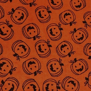 Halloween Tossed Pumpkins Fabric von Joann Fabrics - 21-Zoll-Stück
