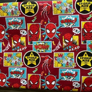Lizenzierter Spiderman Comic Toss Baumwollstoff in Rot von Camelot fabrics - Schnitt nach Wahl
