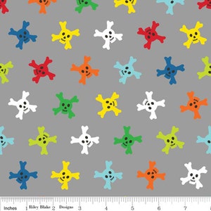 Skulls in Grey, onderdeel van de Treasure Map-lijn van Riley Blake Fabrics - jij kiest de snit