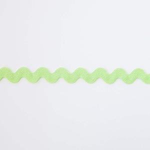 3/4 Inch Regular Ric Rac Color Apple - sold by the yard