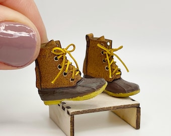 Botas de pato en miniatura a escala 1/12