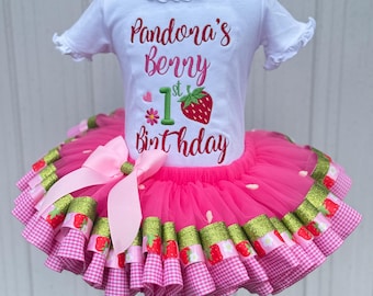 Abito per il primo compleanno di Berry, abito per il compleanno di Fragole, set tutù per il primo compleanno, abito per il compleanno di Petals Couture