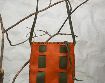 Handgefertigte Damen Schulter oder Crossbody Ledertasche, Orange & grünes gewebtes Leder, täglich stilvoll