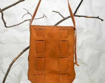 Handgefertigte Damen Schultertasche aus hellbraunem gewebtem Leder, täglich stilvoll
