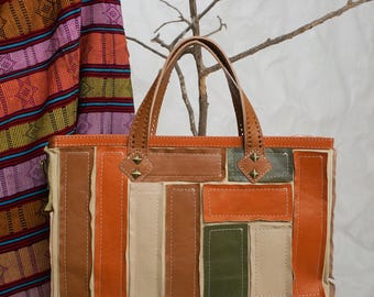 Handgefertigte Damen-Ledertasche, gepatchter Arbeitsstil, orangefarbenes Leder, mittlere Größe