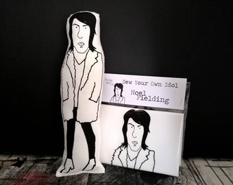 Noel Fielding Bastelpackung. Nähe Dir Dein Idol.