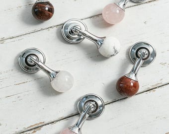 Schrankknopf aus Naturkristall, Schubladengriff aus Edelstein, Möbelbeschläge aus Messing im französischen Stil