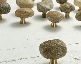 Natural Pebble Stone Drawer Knob, Single Hole Cabinet Pull Handle