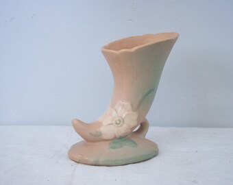 Peach Flowers Cornucopia Vase