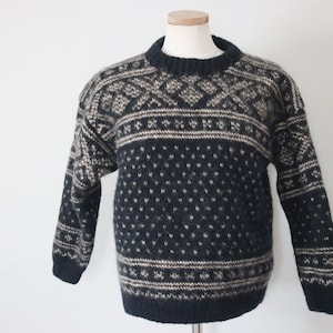 Vintage Handknit Sweater Heavy Norwegian Style