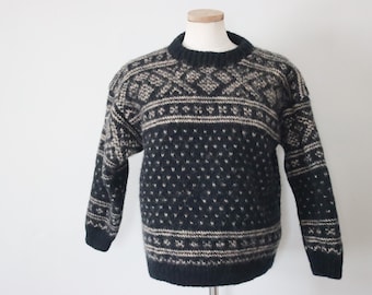 Vintage Handknit Sweater Heavy Norwegian Style