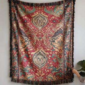 Coperta intrecciata ispirata a un motivo iraniano intricato, con motivi floreali, geometrici, arabeschi, paisley, cremisi, oro, bordeaux, tradizionale