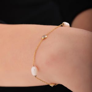 White Pearl Zircon Stone Bracelet, Dainty Pearl Bracelet, Pearl Beaded Bracelet, Pearl Silver Bracelet, Gift for Mom, Mother&#39;s Day Gift
