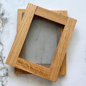 Stampo per carta A6 e bordo frastagliato – Kit per carta fatta a mano – Kit per carta con bordo frastagliato – Cornice in rovere con rete (USA/UE)