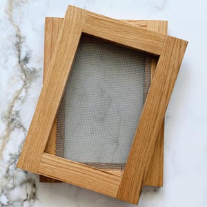 Stampo per carta A5 e bordo frastagliato – Kit per carta fatta a mano – Kit per carta con bordo frastagliato – Cornice in rovere con rete (UE)