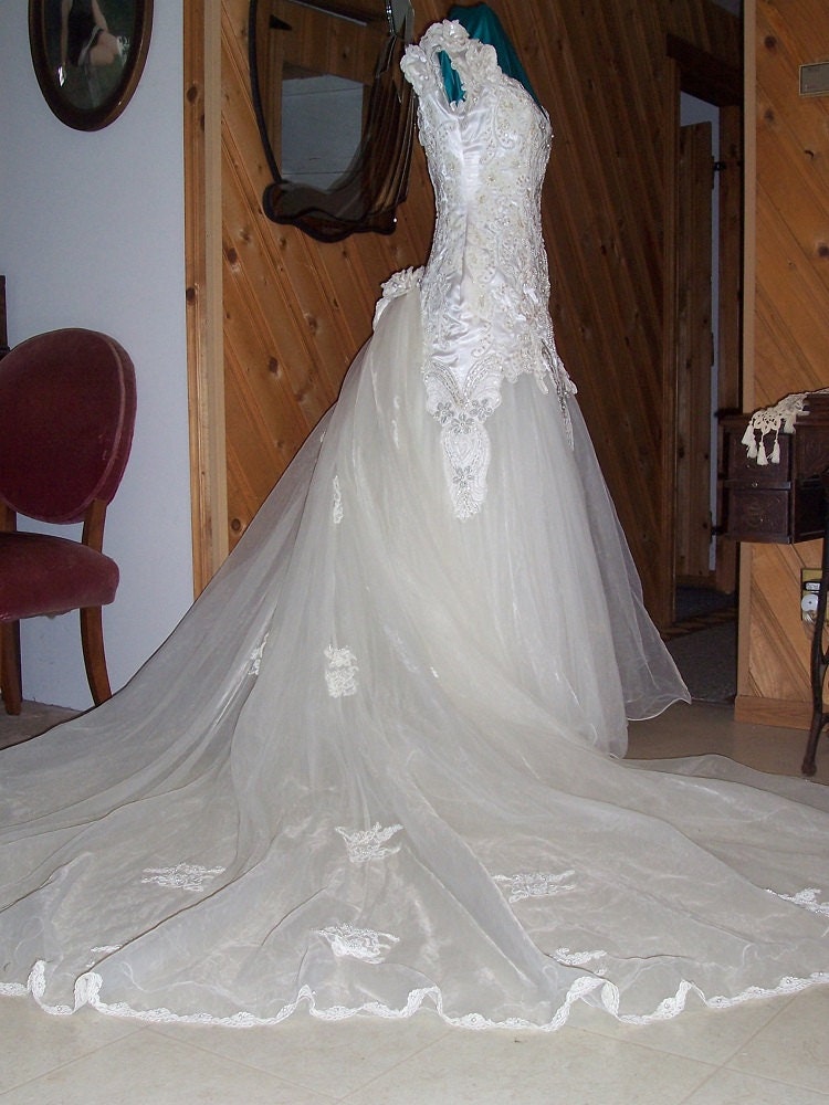 eggshell white wedding dresses