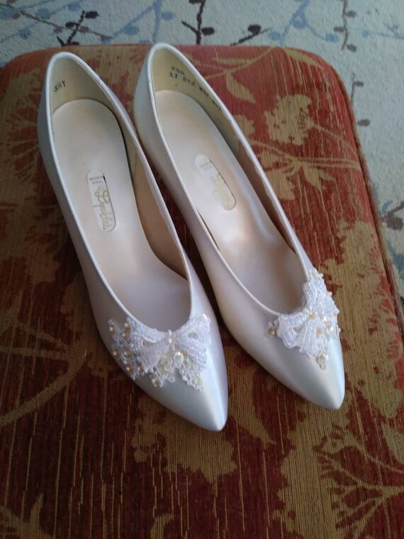 white bridesmaid shoes size 2