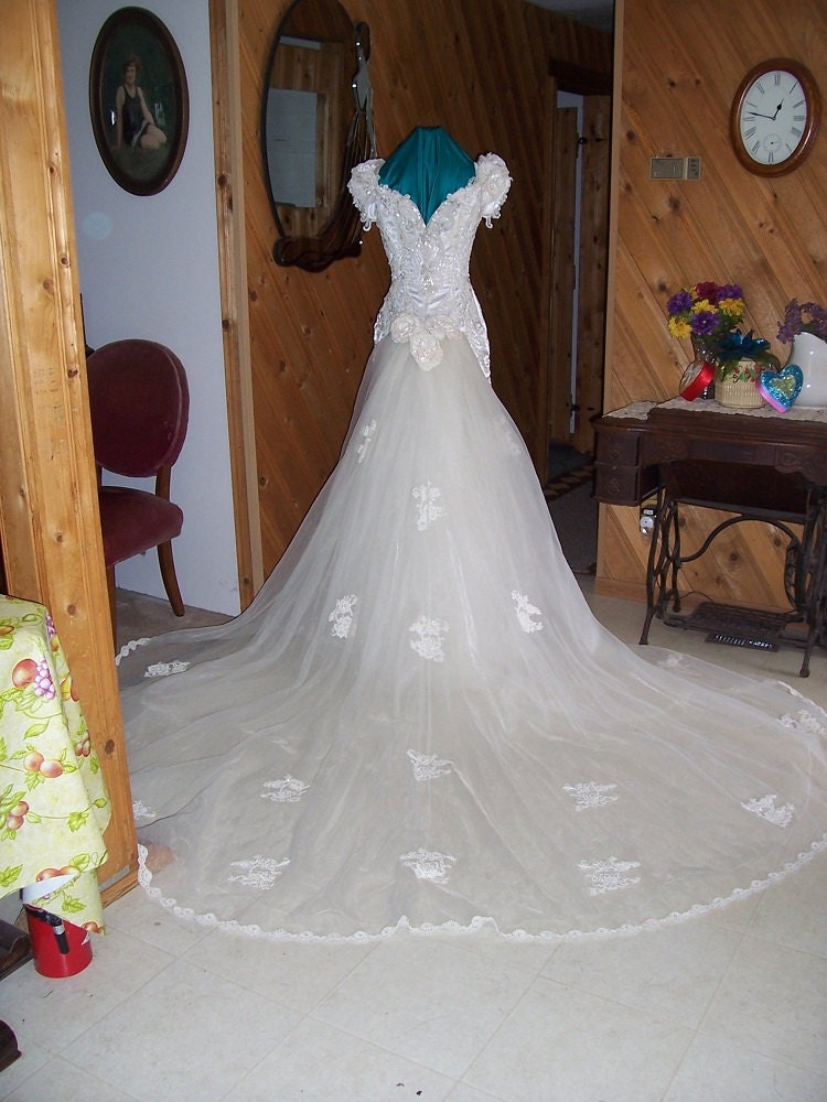 eggshell white wedding dresses