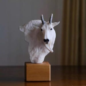 Vintage 2000s Mountain Goat Bust Statue by Mill Creek Studio – Resin Figurine by Danny Edwards, Wildlife Sculpture, Rustic Cabin Decor