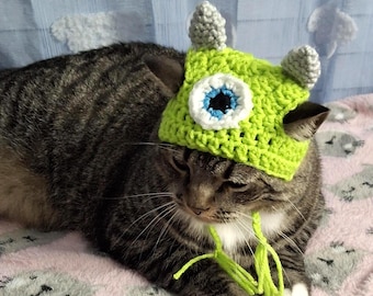 Crochet Monster Cat Hat: Funny Pet Costume, Winter Outfit