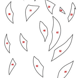 Puede incluir: Dibujo en blanco y negro de un dise&ntilde;o de vitral. El dise&ntilde;o est&aacute; formado por 11 formas diferentes, cada una numerada con un n&uacute;mero rojo. Los n&uacute;meros van del 19 al 69.