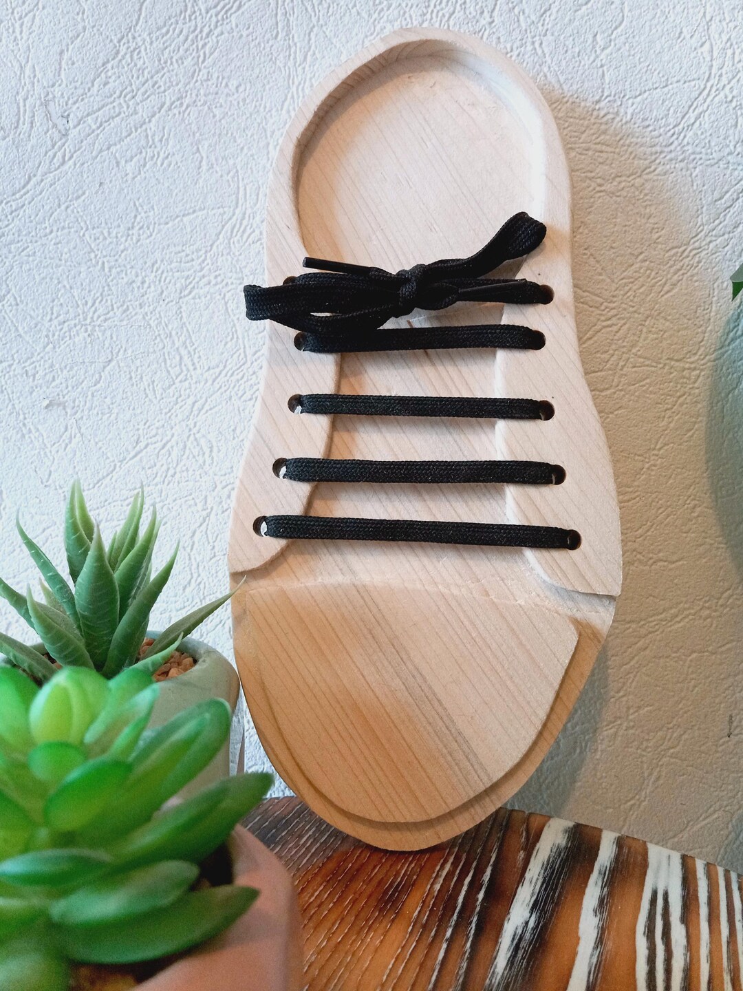 Wooden Montessori Shoe Lacing Toy: Educational Fine Motor Skills Game ...
