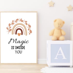 Wall decoration poster to print children rainbow illustration with positive and inspiring message for a baby&#39;s room