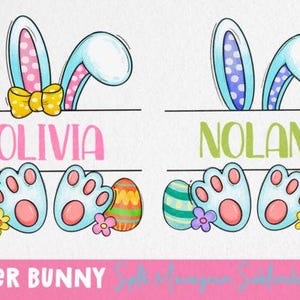 Könnte beinhalten: Zwei personalisierte Designs zum Thema Osterhase mit den Namen "Olivia" und "Nolan" in rosa und grünem Text. Jedes Design zeigt blaue Hasenohren, rosa und blaue Pfotenabdrücke und bunte Ostereier.