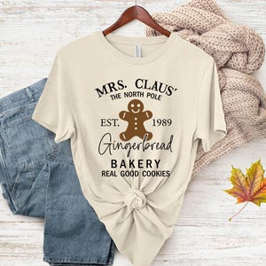 Mrs. Claus Gingerbread Bakery Shirt, Christmas Cookies Baking Shirt, Retro Christmas North Pole Bakery tshirt, Christmas Cookie Tee