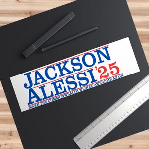 Sticker pour voiture Jackson et Alessi 2025 - Parodie du procès de Karen Read - Rendre le Commonwealth méchant génial à nouveau - Alan Jackson - Bobby Alessi Defence