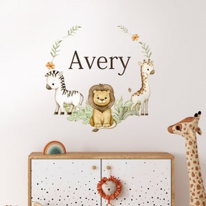 Calcomanía de pared de animales SAFARI, calcomanía de nombre personalizado, pegatina de pared de corona, calcomanía de animales de la selva, decoración de la pared del vivero, calcomanía de pared del marco