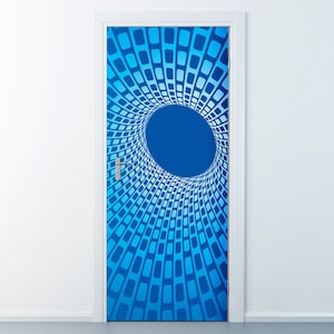 Peut inclure: Un autocollant de porte avec un motif géométrique bleu et blanc en forme de tunnel tourbillonnant. Le tunnel est de couleur bleu foncé et le motif est composé de carrés.