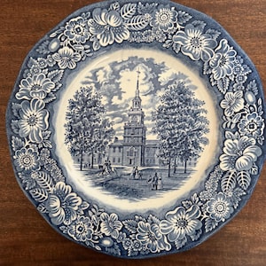 Vintage Liberty Blue Historical Colonial  Scenes Staffordshire  Ironstone Independence Hall 10 inch plate.