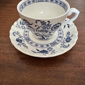Set of 3 vintage 1960’s J&G Meakin Nordic tea cups and saucers