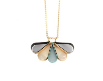 Wing Round Fan Necklace