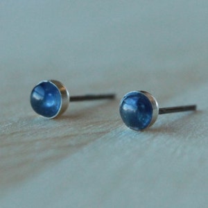 Sapphire Gemstone Titanium Stud Earrings / 4mm Cabochon Bezel Set / Hypoallergenic Earrings Studs
