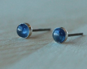 Sapphire Gemstone 4mm Bezel Set on Niobium or Titanium Posts (Hypoallergenic Stud Earrings for Sensitive Ears)