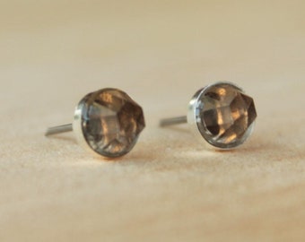 Titanium Stud Earrings Rose Cut Smoky Quartz Faceted Gemstone / 6mm Bezel Set / Hypoallergenic Earrings Studs