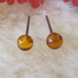 Hypoallergenic Amber 4mm Gemstone Stud Earrings (Nickel Free Niobium, Titanium / Surgical Steel Stud Earrings for Sensitive Ears)