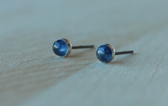 Sapphire Gemstone Titanium Stud Earrings / 4mm Cabochon Bezel Set / Hypoallergenic  Earrings Studs 