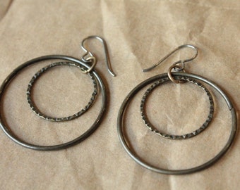 Pendientes de titanio Aros / Pendientes de aro para orejas sensibles - Colgante de aro de oro oxidado con textura interior